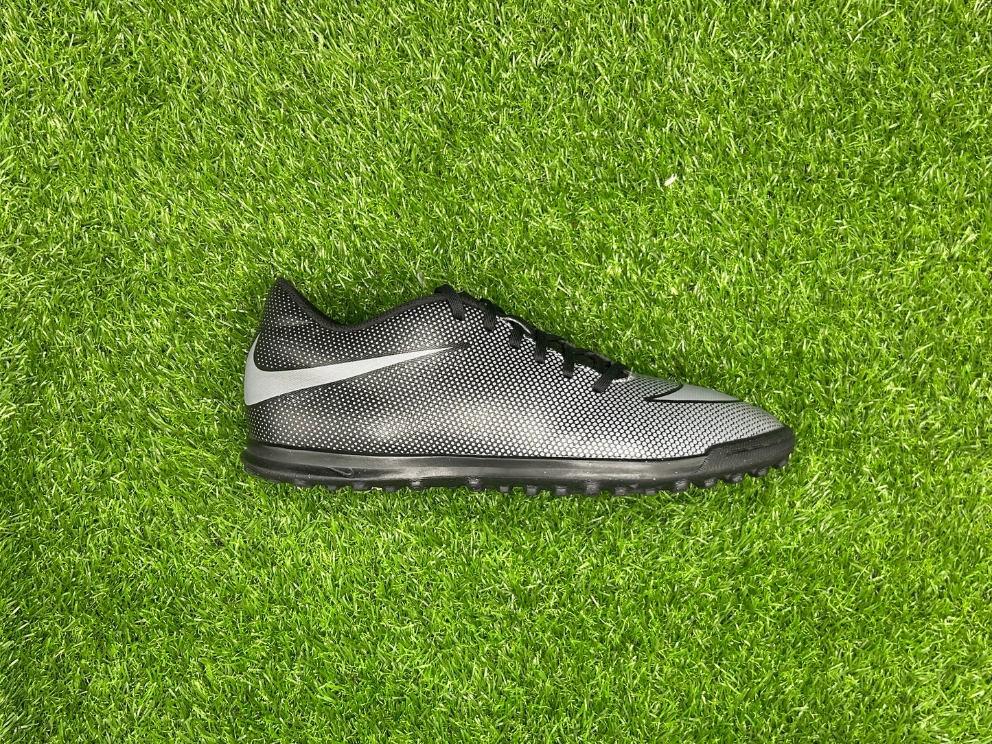 NIKE BravataX II TF