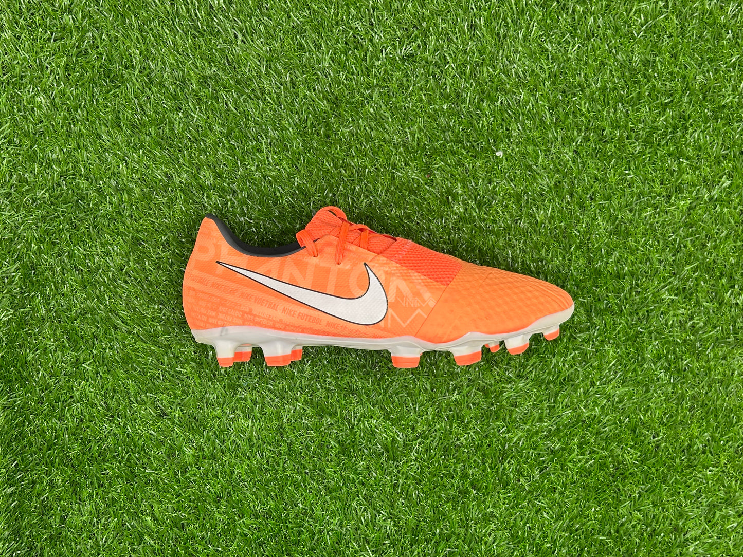 Nike Phantom Venom Academy FG