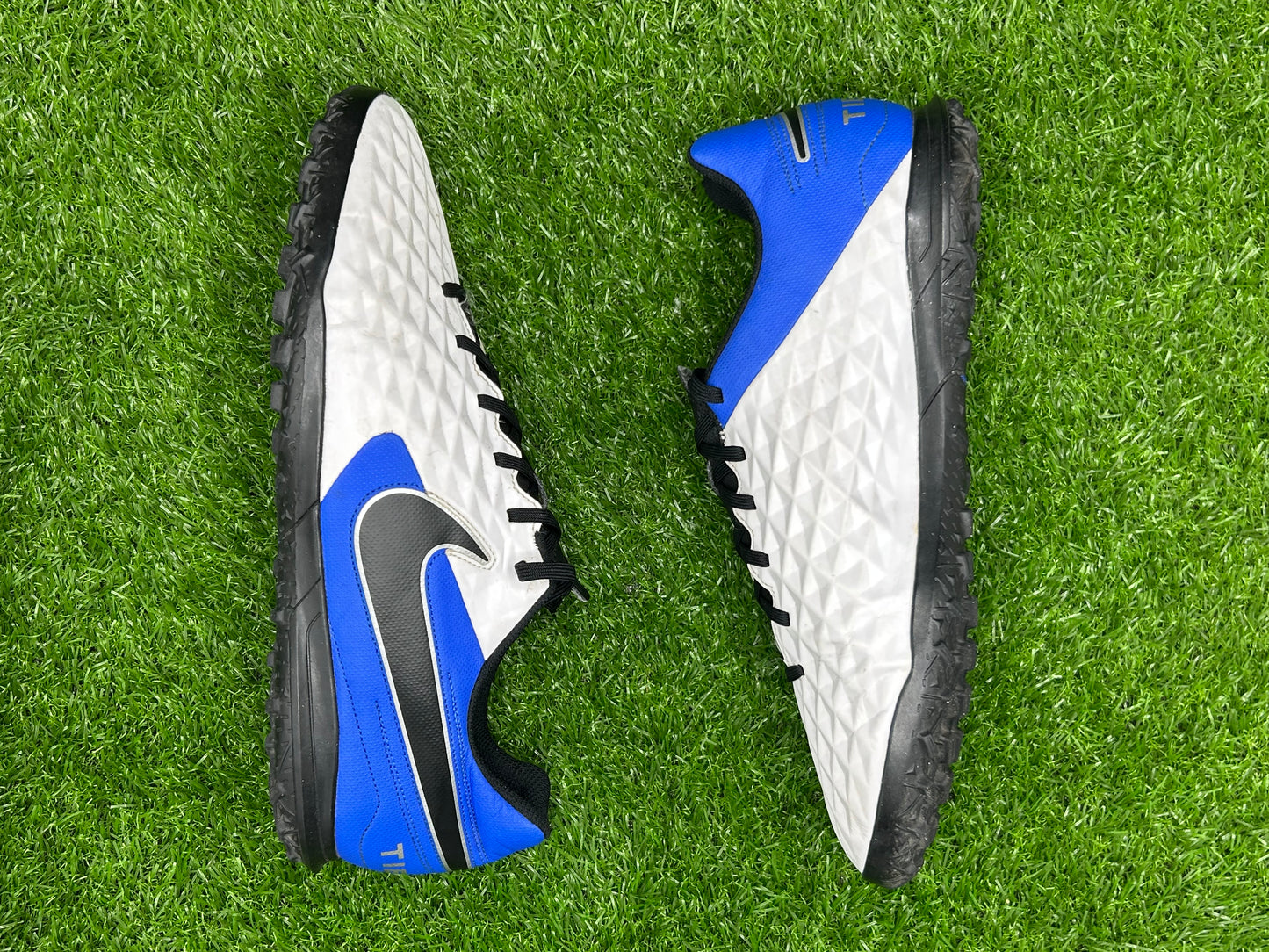 Nike Tiempo Legend 8 Club TF