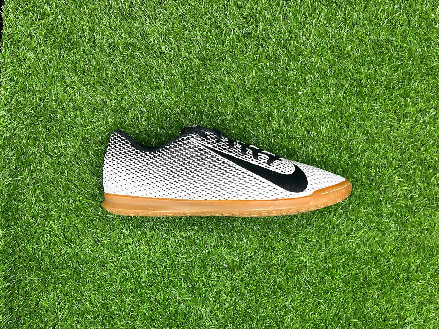 NIKE BRAVATA II IC