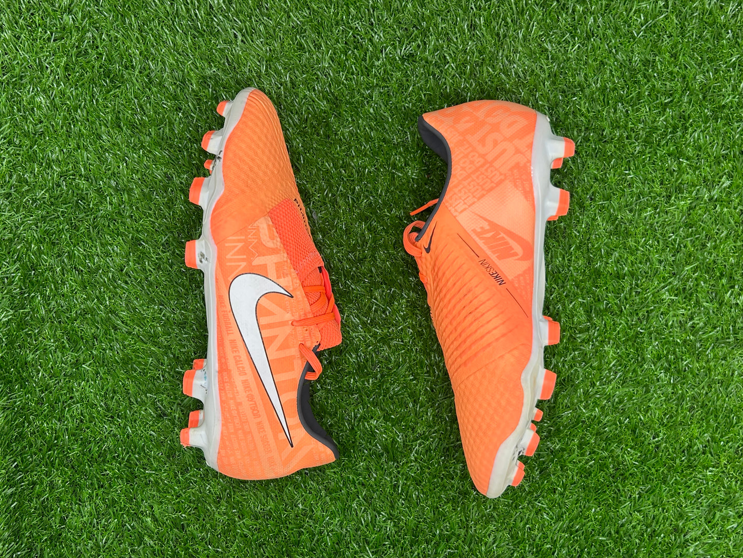 Nike Phantom Venom Academy FG