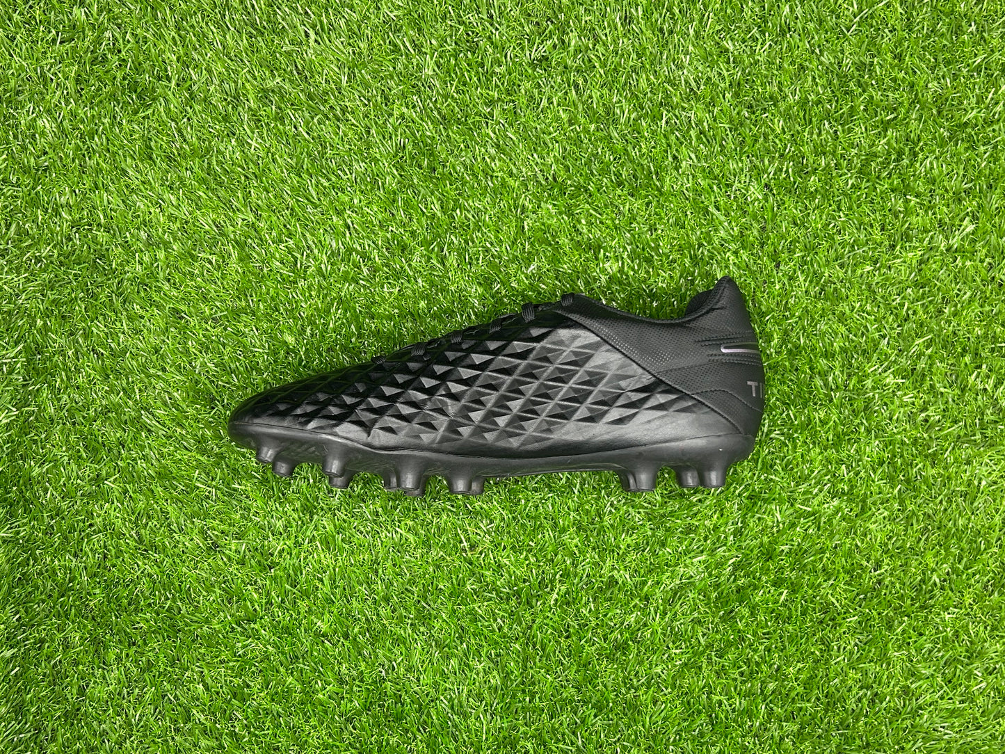 Nike Tiempo Legend 8 Club FG/MG