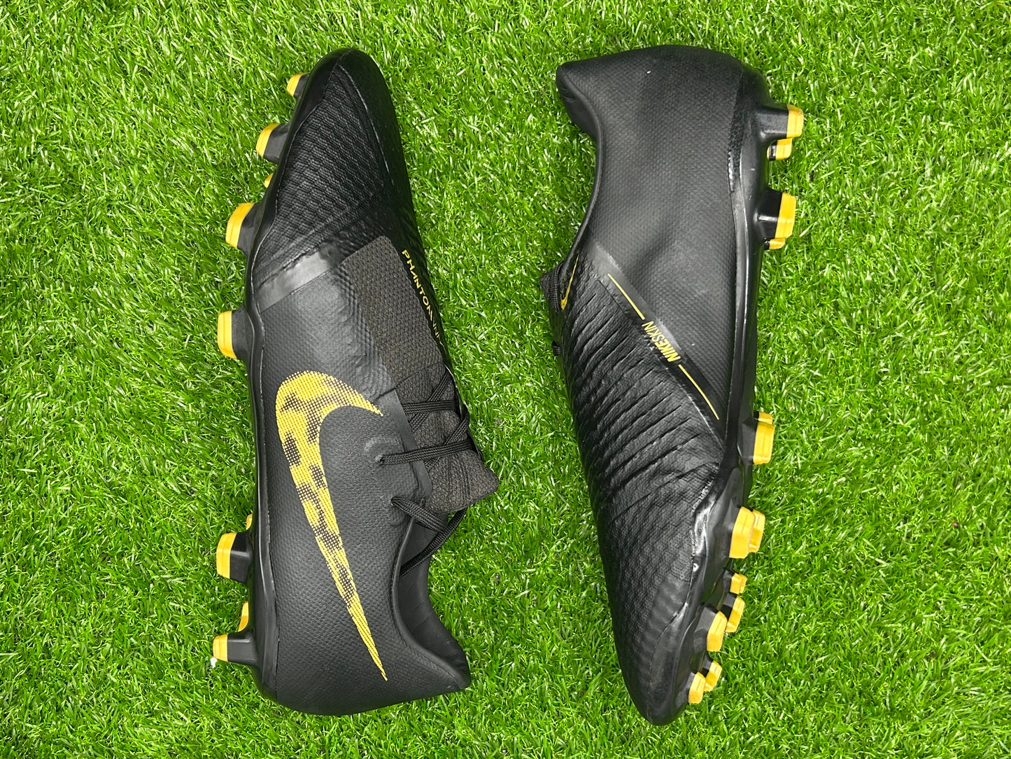 Nike Phantom Venom Academy FG