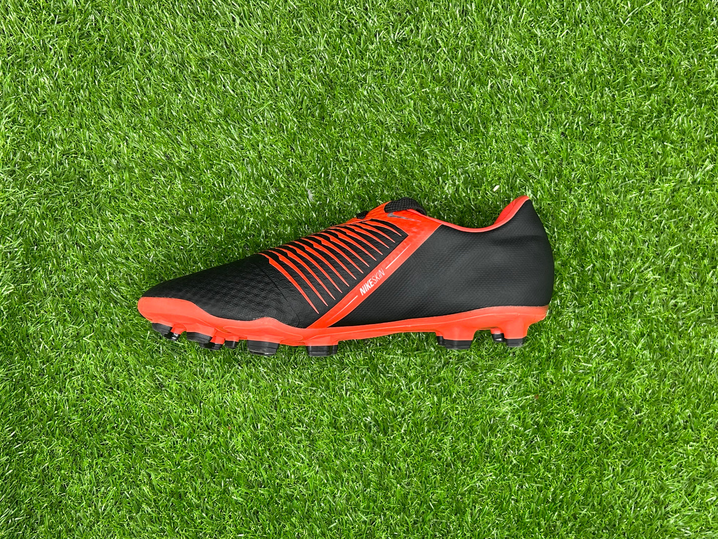 Nike Phantom Venom Academy FG