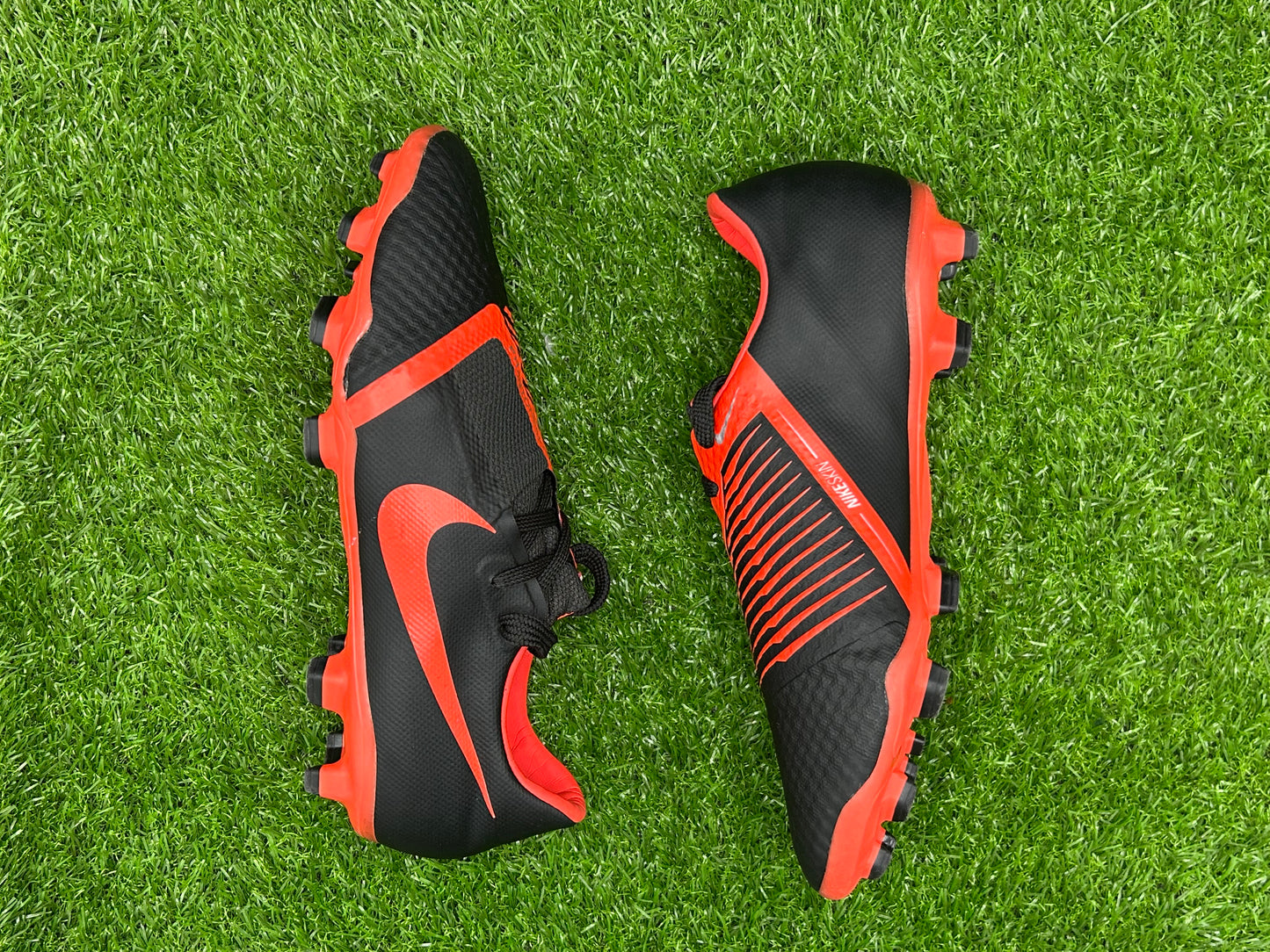 Nike Phantom Venom Academy FG